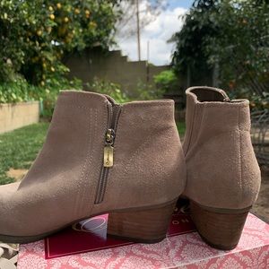 ***ACCEPTING OFFERS***Valli 2.0 Waterproof Bootie